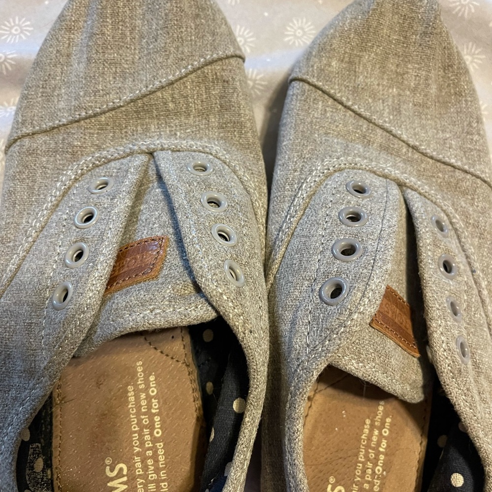 Gray Toms Cordones